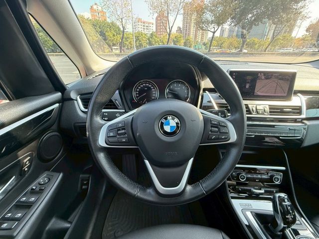 2 SERIES ACTIVE TOURER  第16張相片