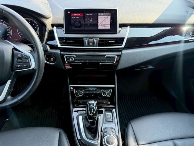 2 SERIES ACTIVE TOURER  第17張相片