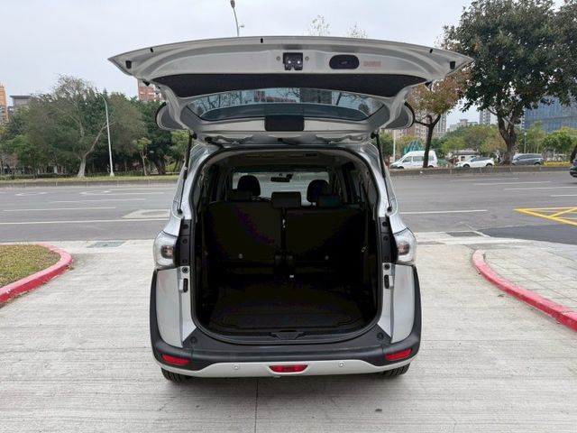 SIENTA  第9張相片