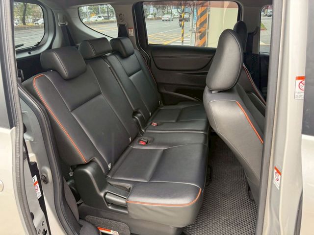 SIENTA  第16張相片