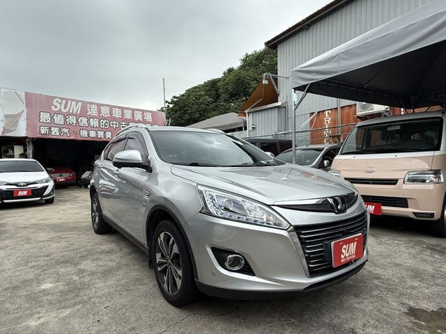 ✨限時特價中✨2016年 LUXGE U6 1.8 魅力型✨僅跑6.2萬✨環景影像系統✨免鑰匙✨定速✨換檔撥片  第3張相片