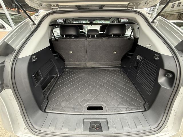 ✨限時特價中✨2016年 LUXGE U6 1.8 魅力型✨僅跑6.2萬✨環景影像系統✨免鑰匙✨定速✨換檔撥片  第9張相片