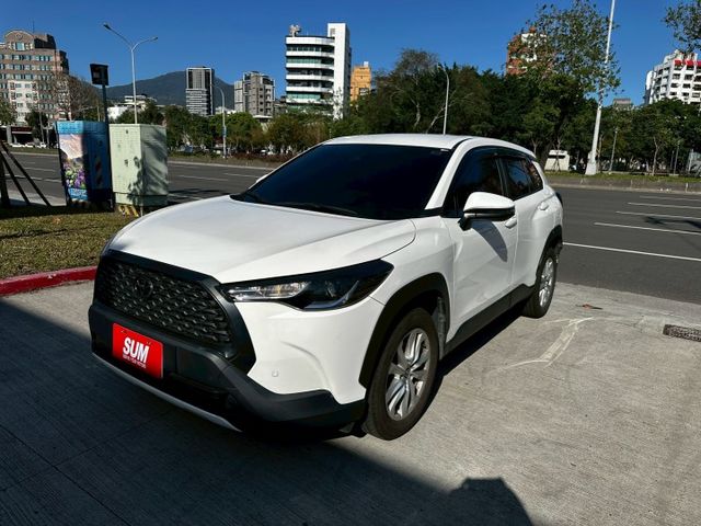 ✨2021年 TOYOTA COROLLA CROSS✨倒車顯影✨i-key✨ACC跟車✨里程保證✨實車實價  第1張相片