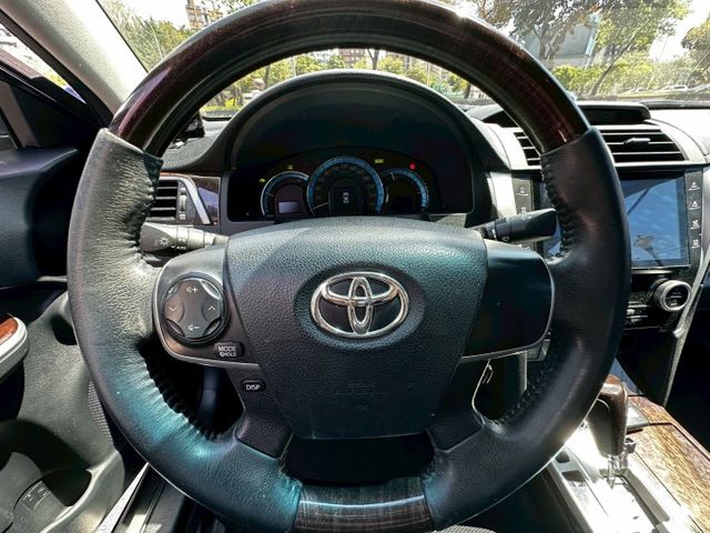 ✨2013年 TOYOTA CAMRY 油電✨恆溫空調✨I-KEY✨定速✨里程保證✨實車實價  第16張相片