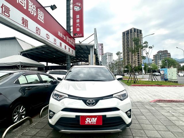 ✨2016年 TOYOTA RAV4 2.0 豪華版✨恆溫空調✨倒車顯影✨I-KEY✨駕駛座電動椅✨里程保證✨實車實價  第2張相片