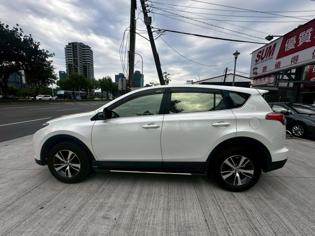 ✨2016年 TOYOTA RAV4 2.0 豪華版✨恆溫空調✨倒車顯影✨I-KEY✨駕駛座電動椅✨里程保證✨實車實價  第7張相片
