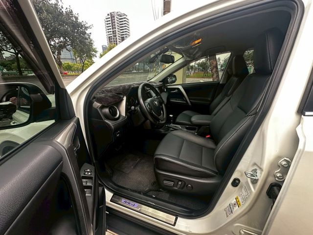 ✨2016年 TOYOTA RAV4 2.0 豪華版✨恆溫空調✨倒車顯影✨I-KEY✨駕駛座電動椅✨里程保證✨實車實價  第11張相片