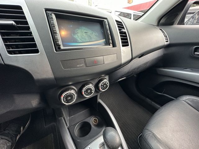 ✨2008年 中華 Outlander 2.4 4WD 旗艦型✨倒車顯影✨天窗✨倒車雷達✨多合一影音✨里程保證✨實車實價  第15張相片