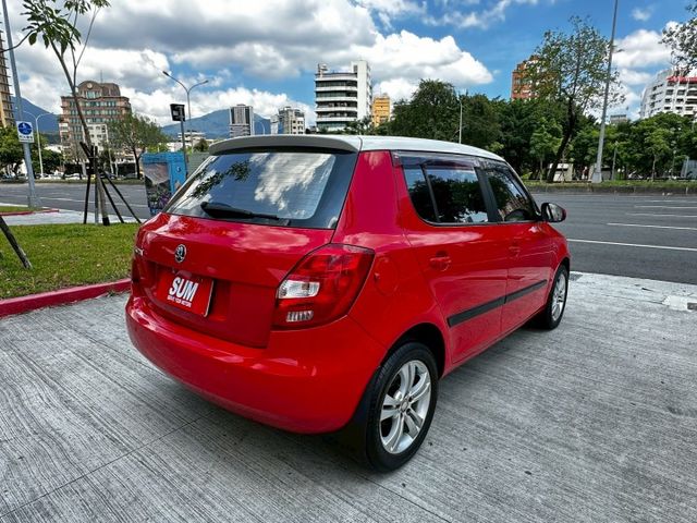 ✨2014年 SKODA FABIA 1.2✨省油省稅金✨ISOFIX✨後座分離倒覆✨里程保證✨實車實價  第5張相片
