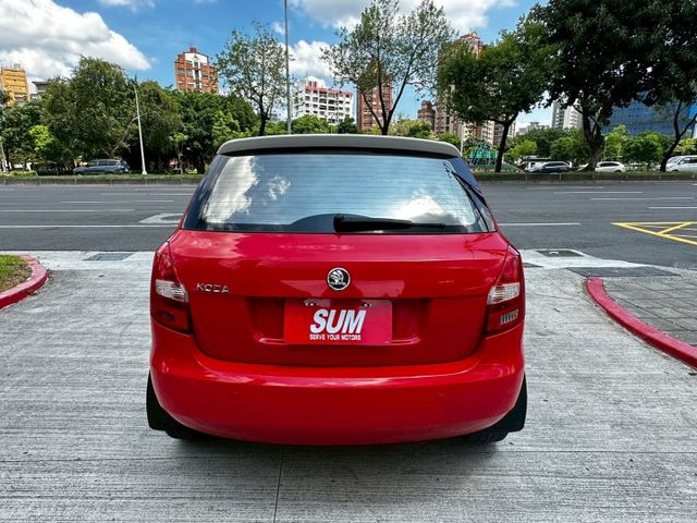 ✨2014年 SKODA FABIA 1.2✨省油省稅金✨ISOFIX✨後座分離倒覆✨里程保證✨實車實價  第6張相片