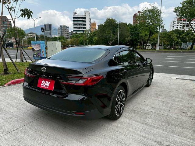 ✨2025年 TOYOTA CAMRY 2.0旗艦版✨雙前座電動椅✨衛星導航✨倒車顯影✨里程保證✨實車實價  第6張相片