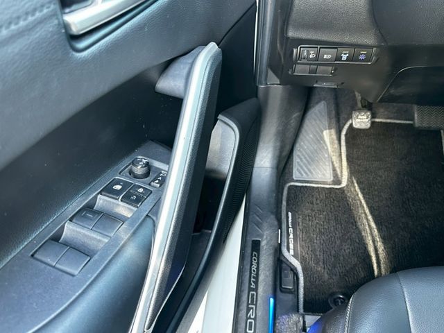 ✨2021年 TOYOTA COROLLA CROSS✨倒車顯影✨i-key✨ACC跟車✨里程保證✨實車實價  第16張相片