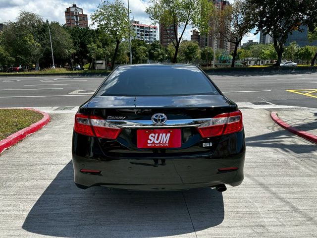 ✨2013年 TOYOTA CAMRY 油電✨恆溫空調✨I-KEY✨定速✨里程保證✨實車實價  第5張相片