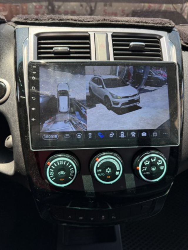 一手車 輕鬆型  電動尾門  環景影幕 純跑1萬9千公里  第15張相片