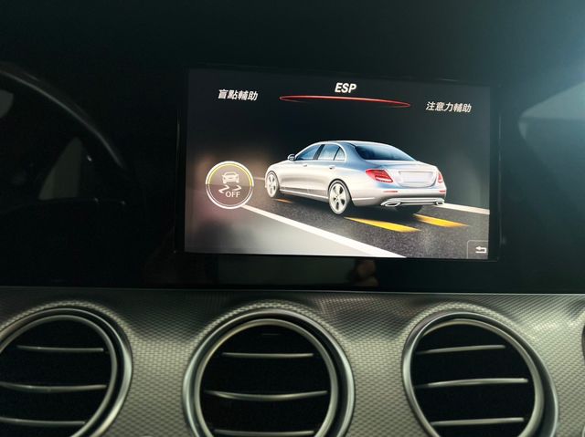 M-BENZ賓士 E220D  第14張相片