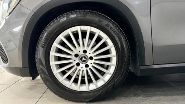 M-BENZ賓士 GLA180  第5張相片