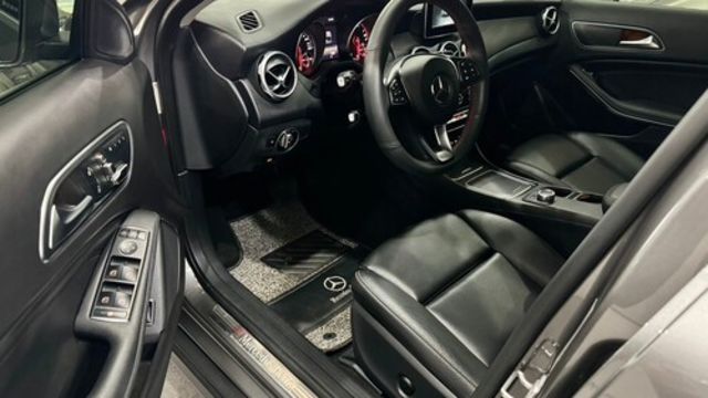 M-BENZ賓士 GLA180  第10張相片