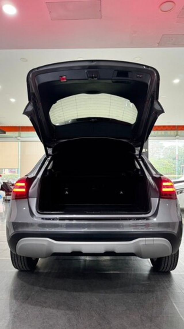 M-BENZ賓士 GLA180  第11張相片