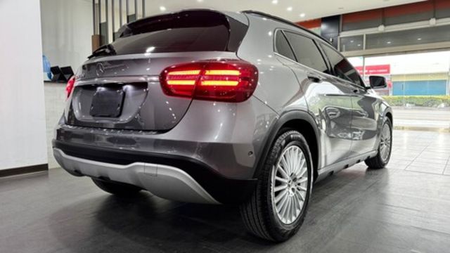 M-BENZ賓士 GLA180  第12張相片