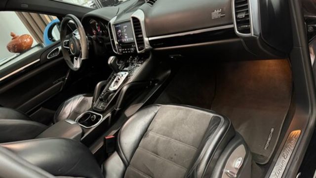 PORSCHE保時捷 CAYENNE  第7張相片