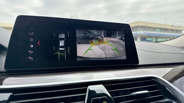 BMW寶馬 520D  第11張相片