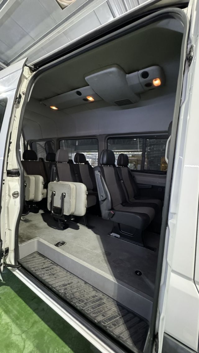 VOLKSWAGEN福斯 CRAFTER  第4張相片