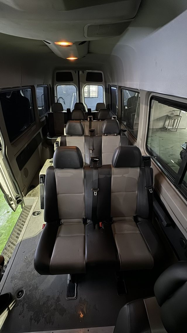 VOLKSWAGEN福斯 CRAFTER  第5張相片