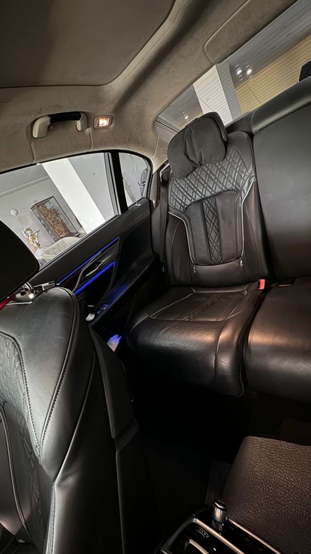 BMW寶馬 740LI  第6張相片