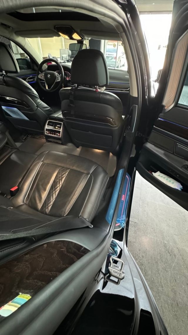 BMW寶馬 740LI  第7張相片