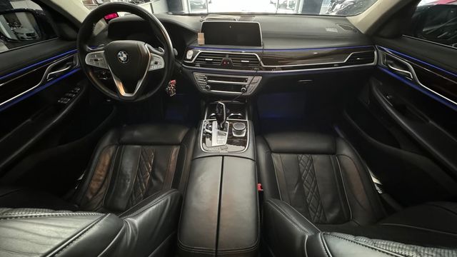 BMW寶馬 740LI  第11張相片