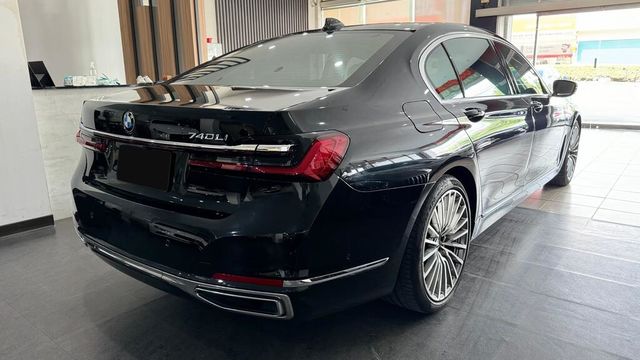BMW寶馬 740LI  第14張相片