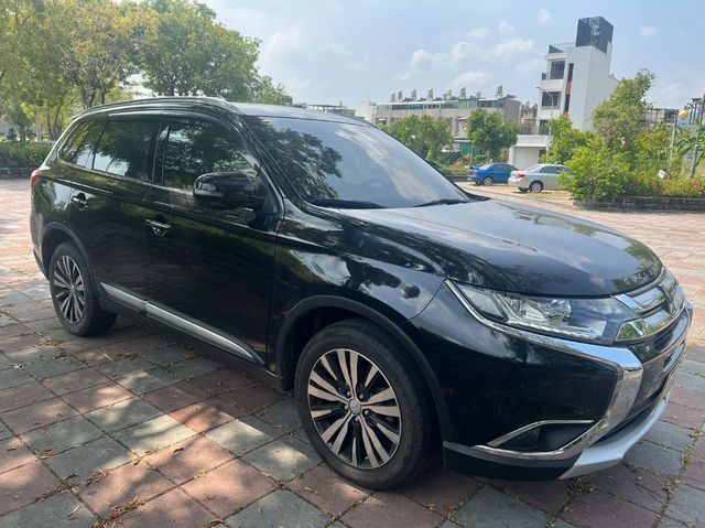 MITSUBISHI三菱 OUTLANDER  第4張相片