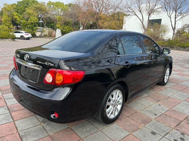 TOYOTA豐田 ALTIS  第2張相片