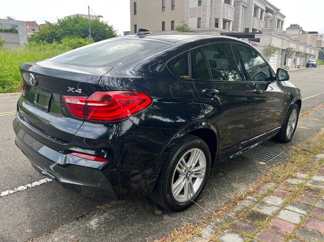 BMW寶馬 X4 XDRIVE30D  第2張相片