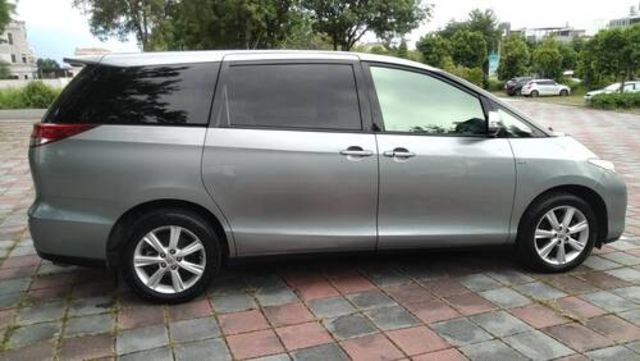 TOYOTA豐田 PREVIA  第6張相片