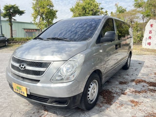 HYUNDAI現代 STAREX  第1張相片