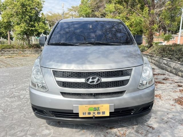 HYUNDAI現代 STAREX  第2張相片