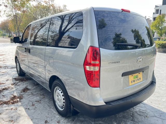 HYUNDAI現代 STAREX  第6張相片