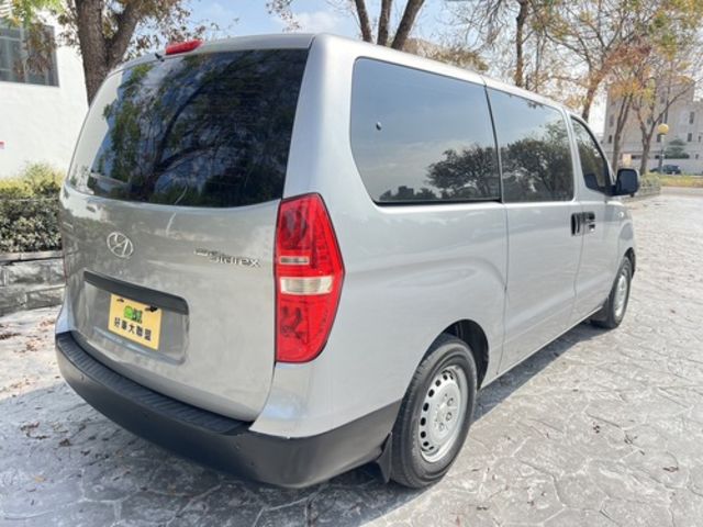 HYUNDAI現代 STAREX  第7張相片