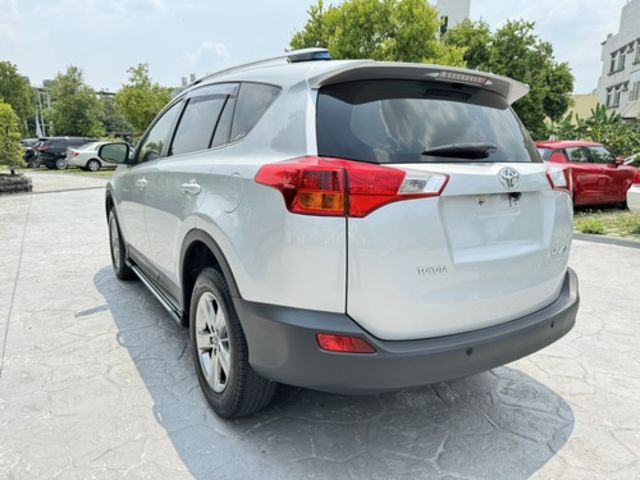 TOYOTA豐田 RAV4  第6張相片