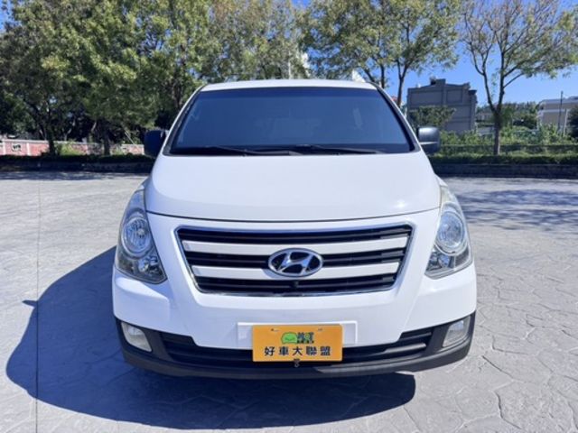 HYUNDAI現代 STAREX  第3張相片