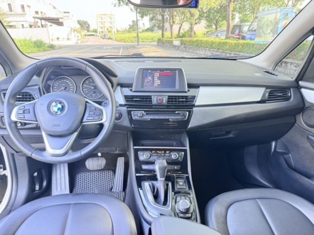 BMW寶馬 218I  第8張相片
