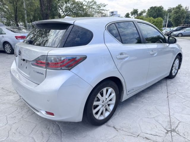 LEXUS凌志 CT200H  第6張相片