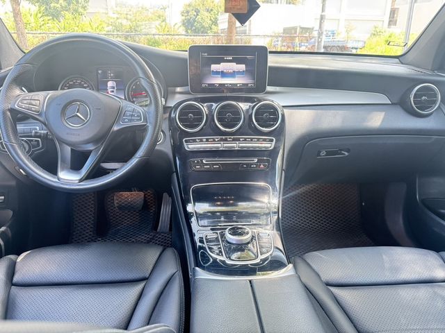 M-BENZ賓士 GLC200  第5張相片