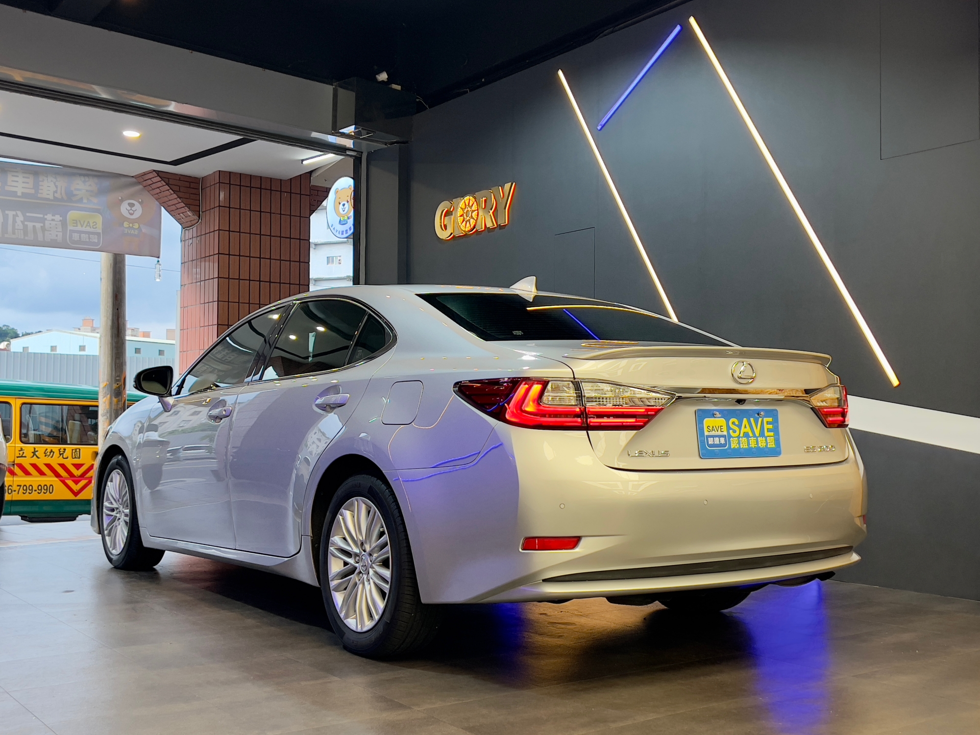 2016 Lexus ES200 頂級版  第4張相片