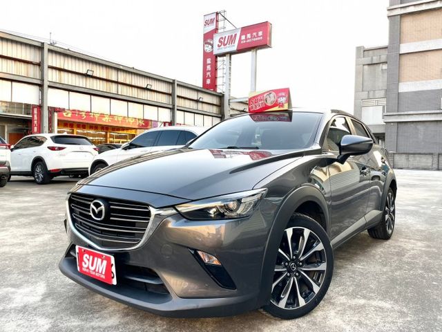 小改款頂級型/新車保固中原廠保養/LED頭燈/IKEY/定速巡航/藍芽/導航/倒車顯影/CAR PLAY/電子手煞車  第4張相片