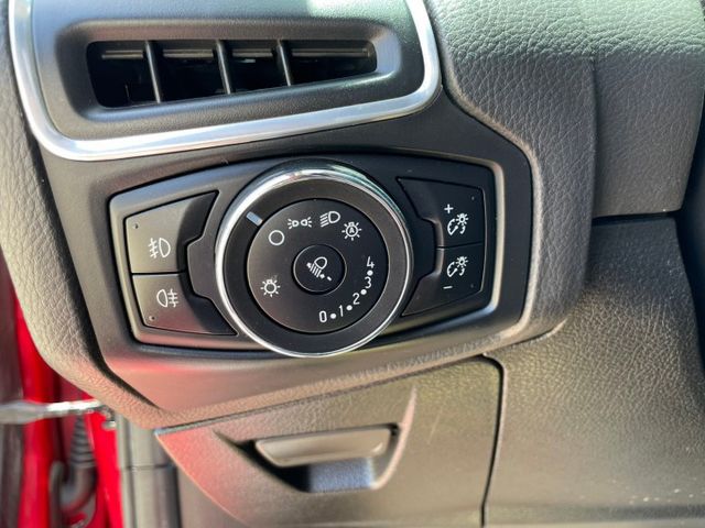 2.0S汽油運動型/雙前座賽車椅/里程跑少/天窗/雙區恆溫/定速巡航/循跡防滑/藍芽/斜坡起步輔助/光感應頭燈雨滴感應  第7張相片