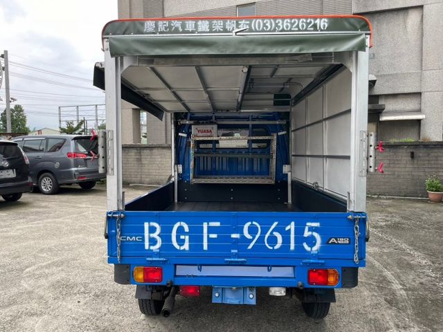 極新超低里程僅跑8千/三面掀/自動頭燈/頭燈水平調整/藍芽/加裝一顆電瓶可充電  第15張相片