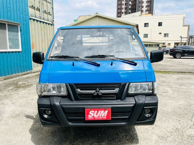 超優質賺錢發財貨車/油壓尾門/里程僅跑12 萬/電動窗/頭燈水平調整  第2張相片