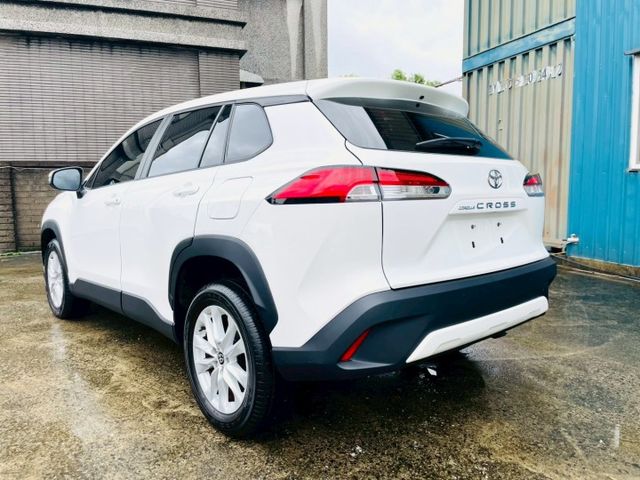 全車原版件內裝氣氛佳/IKEY摸門/ACC跟車/AEB自動緊急煞車/方向盤快控鍵/頭燈水平調整/恆溫/ISOFIX/胎偵  第15張相片
